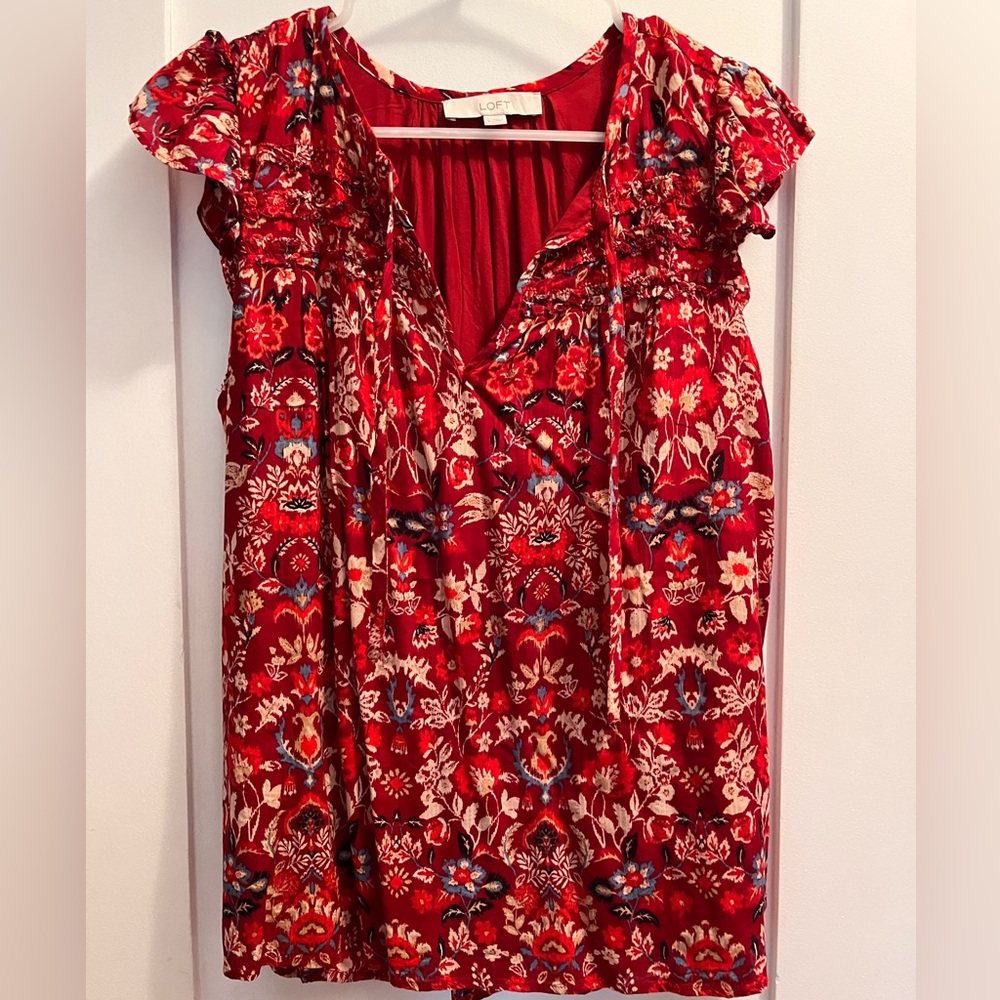 Loft blouse with flutter sleeves. Size Large